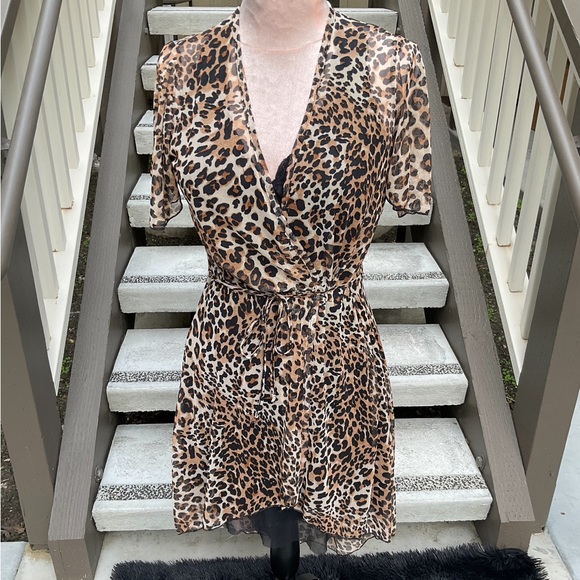 Jordan Taylor sheer tropical tribal short sleeve belted swim coverup wrap NWT  M - Picture 6 of 15